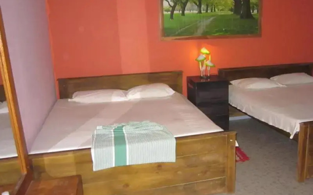 New Green Hut Inn