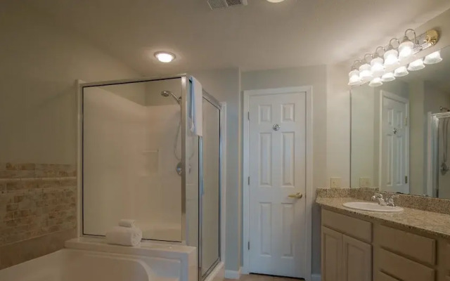 Legacy Towers-Legacy I 1208