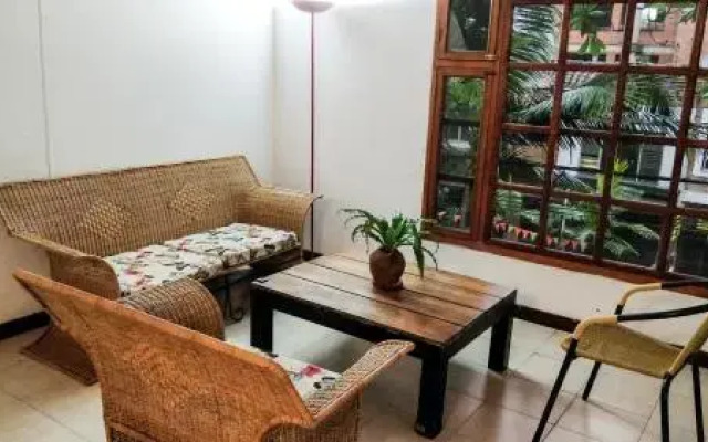 Hostal Lleras Park