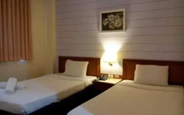 Thaksin Hotel