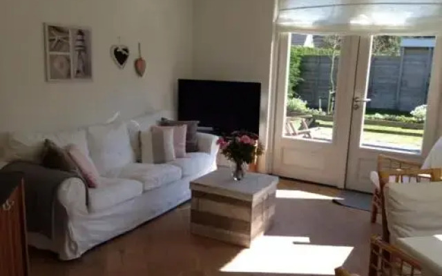 Witte huisje aan zee