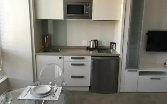 Sandton Skye Suite 604