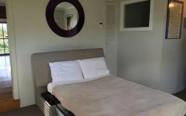 Pebble Bay Cottage