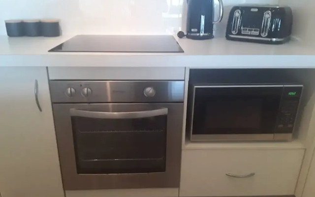 Sunshine Beach Luxe Apartment