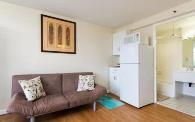 Cute Lovely Studio at the Monarch Hotel