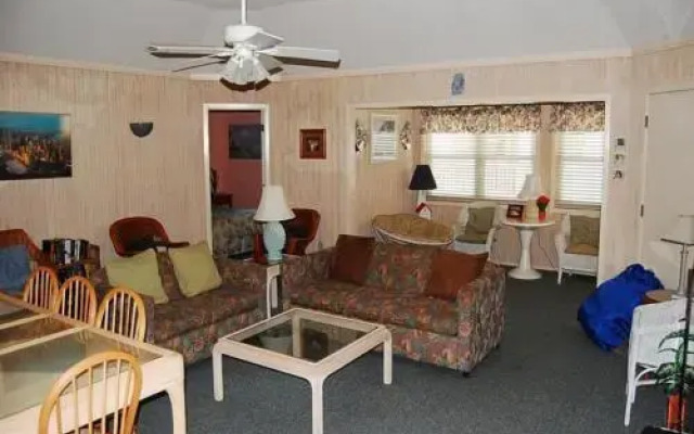 Guest G 61 4 Br Cottage by RedAwning