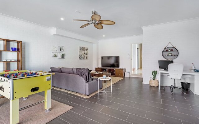 Sandy Point Road, 7A