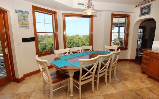 The Drake - 9 Br Home