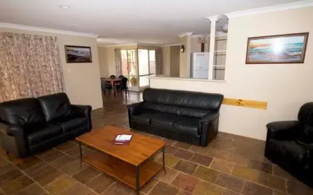 Pelican Shore Villas