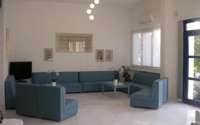 Danae Hotel