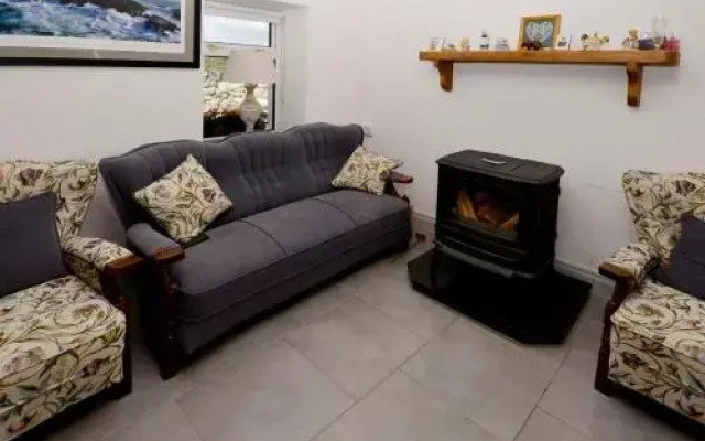 Cottage 176 - Roundstone