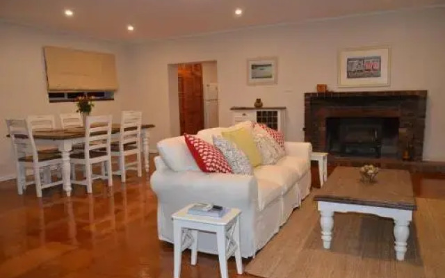 Ratcliff Cottage