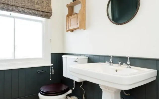 Veeve  5 Bed House Fitzwilliam Road Clapham