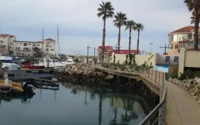 Port Main Royal Ocean's Edge