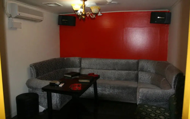 UN Tourist Hotel