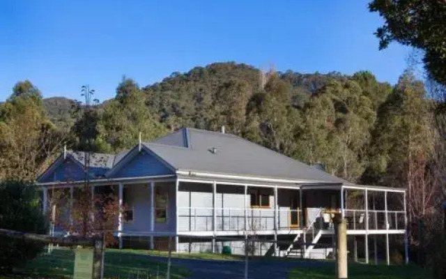 Growlers Creek Lodge