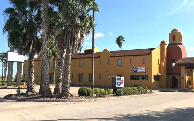 OYO Hotel Kingsville Hwy 77