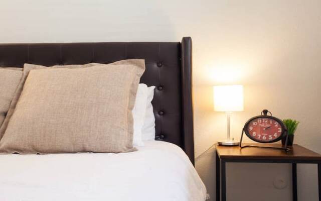 Hollywood LUX: STEPS to WALK of FAME