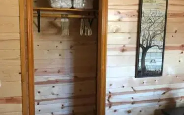 AK Vacation Cabins Woodland Hollow Log Cabin