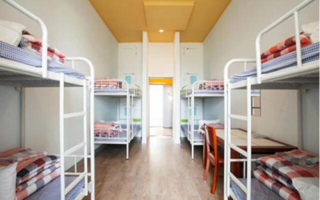 Sanbangsan Hot Spa Guesthouse - Hostel