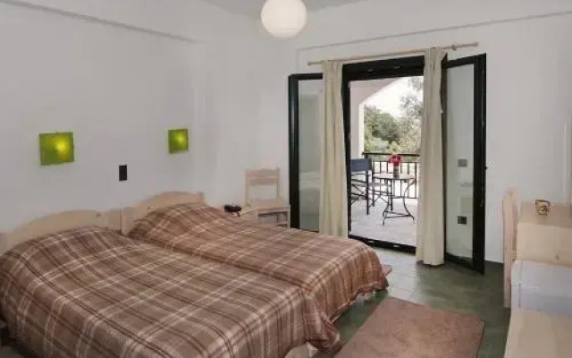 Eri Rooms to Let