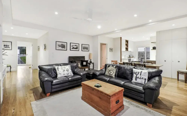 Boathouse Apartment
