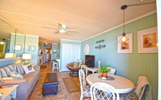 Oceanwalk East 411 1 Br condo by RedAwning