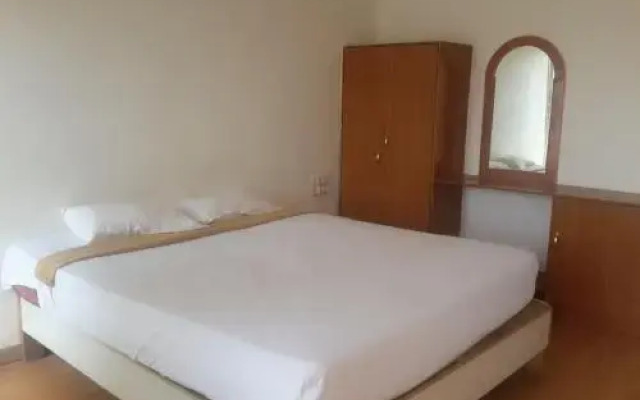 Emarald Hotel