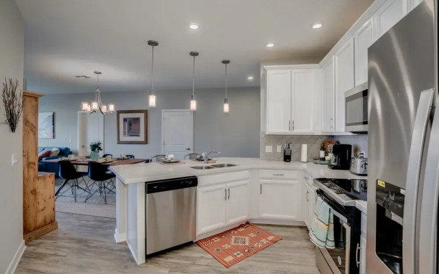 Queen Creek #341 - 2 Br Condo