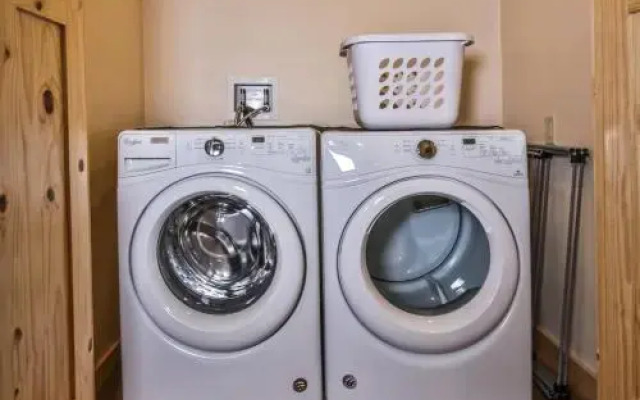 Nature's Edge - 4 Br Home