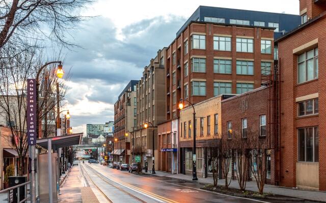 Stay Alfred at Dwell ATL