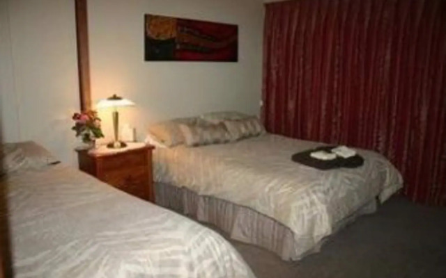 Pete's Farm Stay B&B and Cottage