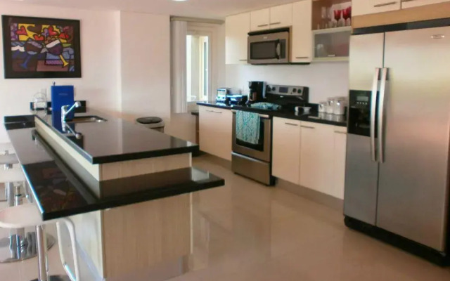 Supreme View Two-bedroom Condo - Pri 8494