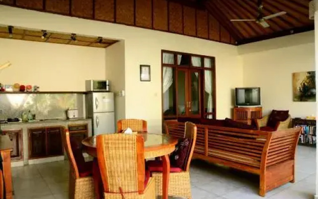 Villa Kembali