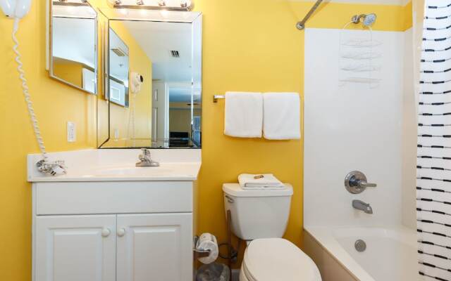 Pelican Isle 504 by RedAwning