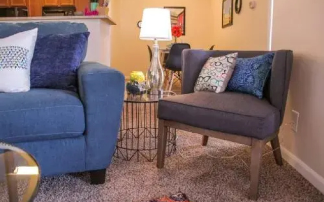 Picturesque 2BR Apt Near Mass Ave