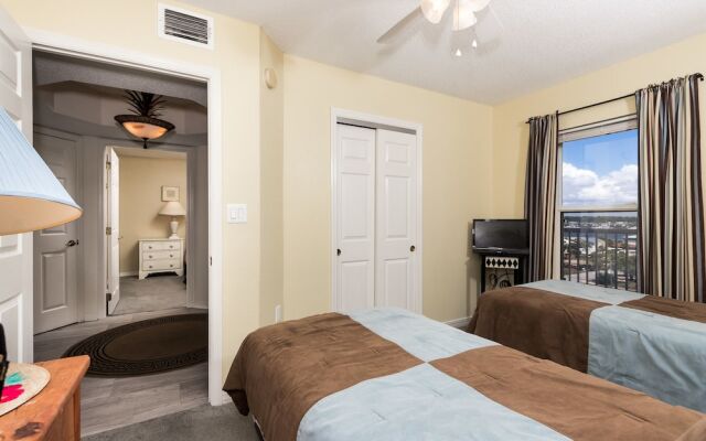 Islander 7004 by RedAwning