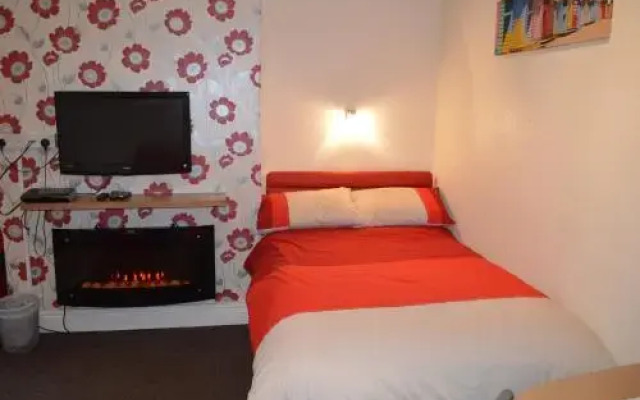 Ayrton House Holiday Apartments