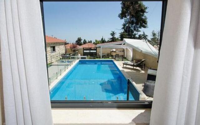 Monro Boutique Suites