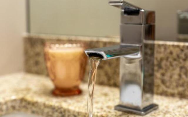 Stay Alfred at Flats East