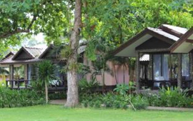 Nang Nual Beach Resort