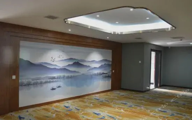 Xinhuazhou Hotel