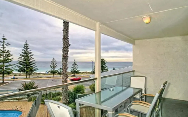 Scarborough Beach Front Resort - Shell Seven