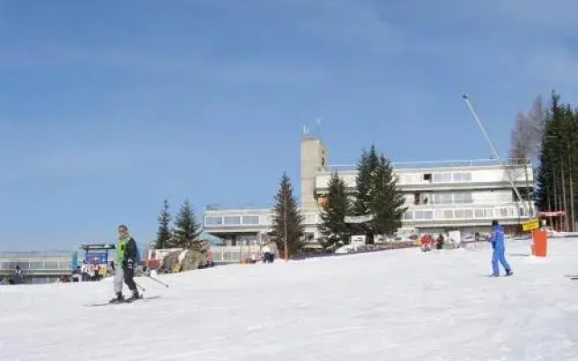 Marilleva 1400 Appartamenti Montana