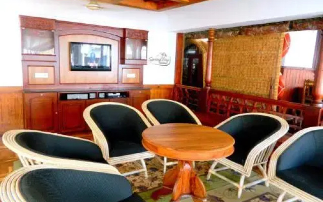 Pournami Houseboats