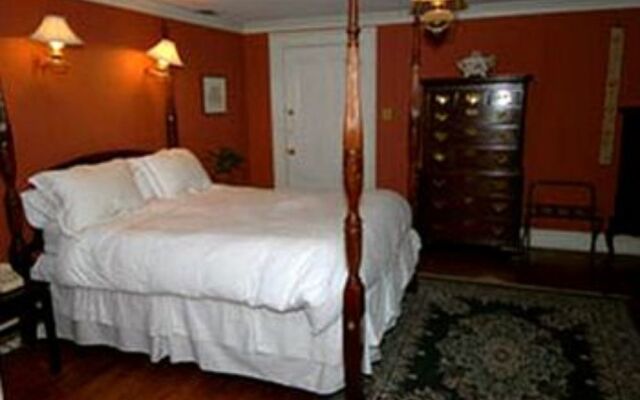 Joan's on Jones Bed & Breakfast
