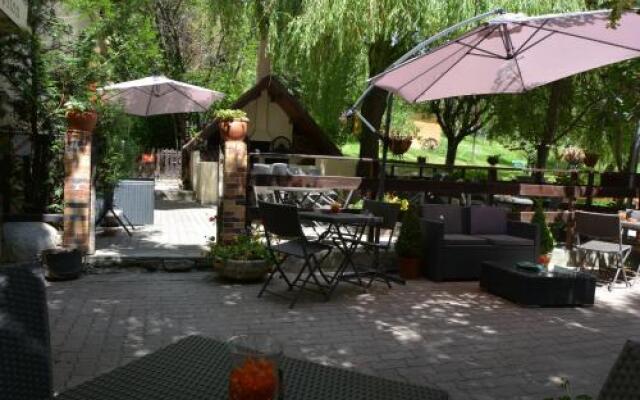 Hotel & Restaurant Le Chalvet