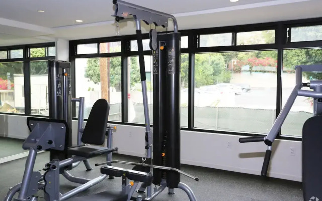 Convention Center Apartments By Barsala