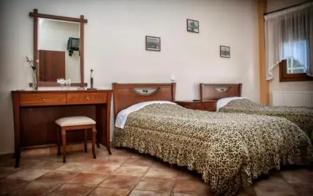 Karipidis Hotel