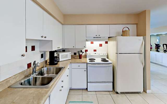 Sunny Beach Bungalow - 2 Br Home